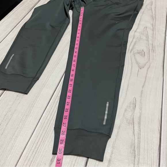 Nike Dri-Fit activewear joggers size L - Picture 8 of 9